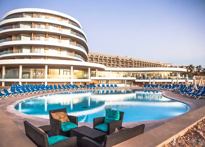 Ξενοδοχείο Ramla Bay 4*