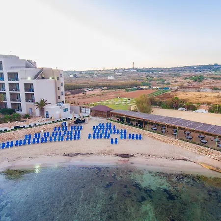 Ramla Bay 4*