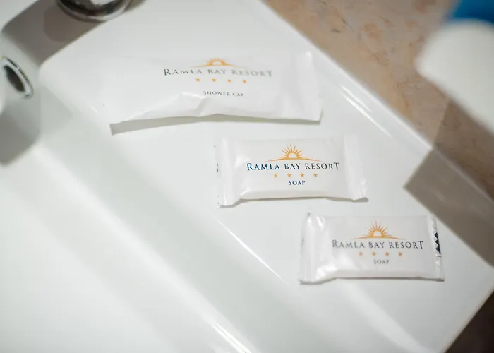 Ramla Bay 4*