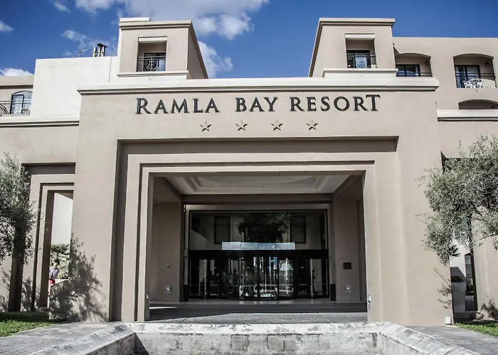 Ramla Bay 4*